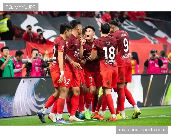 上海海港近期赛程密集,阵容轮换下攻防状态出现阶段性波动 上海海港近期赛程密集,阵容轮换下攻防状态出现阶段性波动
